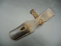 Kožený závěsník na německý bodák 84/98 s řemínkem Kožený závěsník na německý bodák 84/98 s řemínkem